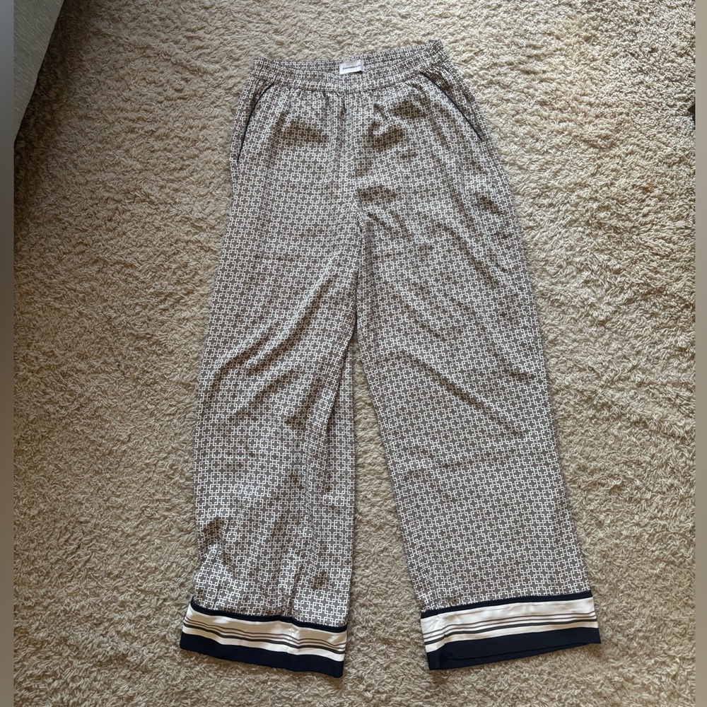 Abercrombie and Fitch Patterned Wide-Leg Pants. Medium long size